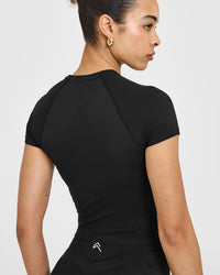 Go To Seamless Fitted Mid Top | Black