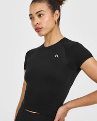 Go To Seamless Fitted Mid Top | Black