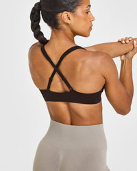EasyLift™ Cross Back Sports Bra with White Logo | 70% Cocoa