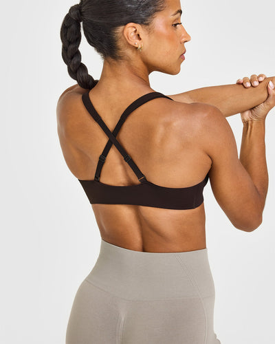 EasyLift™ Cross Back Sports Bra with White Logo | 70% Cocoa
