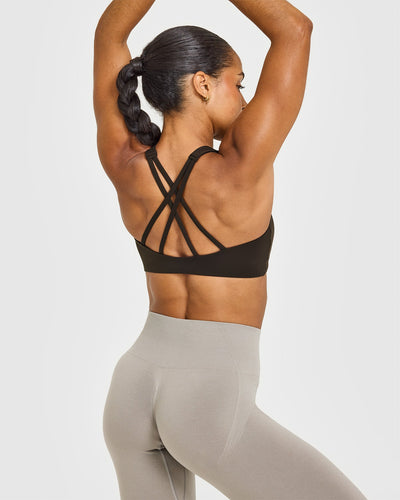 EasyLift™ High Neck Sports Bra | 70% Cocoa
