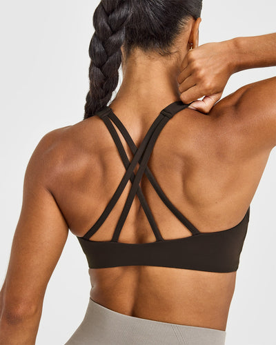 EasyLift™ High Neck Sports Bra | 70% Cocoa