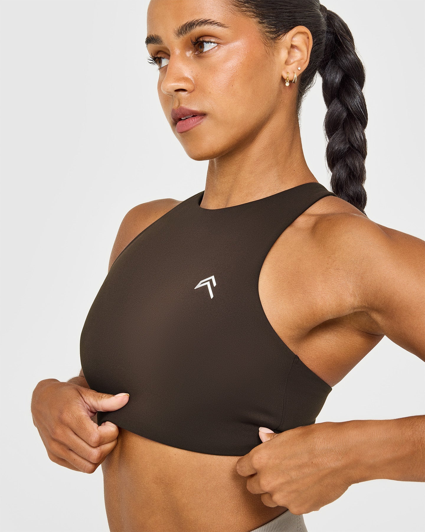 EasyLift™ High Neck Sports Bra | 70% Cocoa