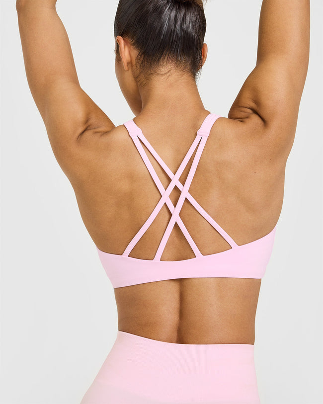 EasyLift™ High Neck Sports Bra | Chalk Pink