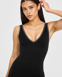 SoftMotion™ Contrast Scoop Back Flared All in One with White Logo | Black