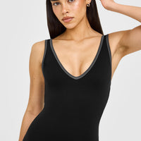 SoftMotion™ Contrast Scoop Back Flared All in One with White Logo | Black