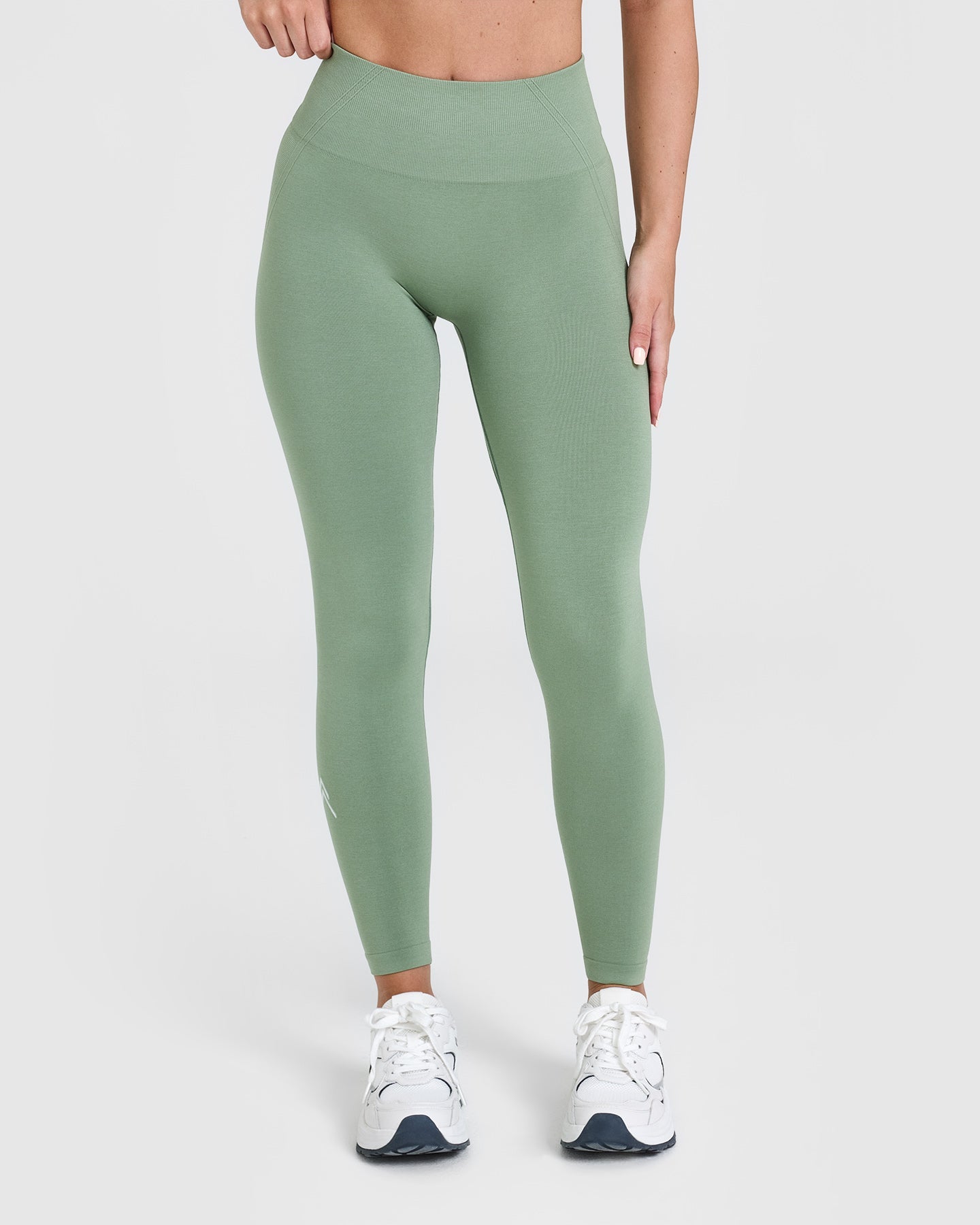 EffortlessLift™ Seamless Leggings with White Logo | Sage
