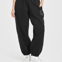 Foundations Oversized Oner 25 Joggers | Black