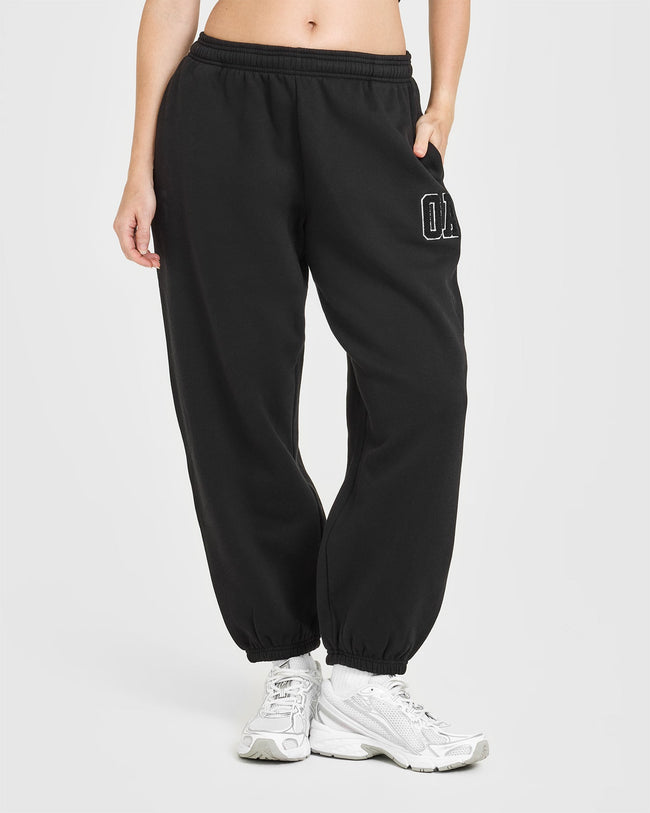Foundations Oversized Oner 25 Joggers | Black