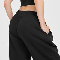 Foundations Oversized Oner 25 Joggers | Black