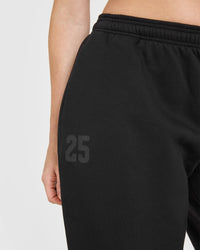 Foundations Oversized Oner 25 Joggers | Black