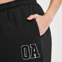 Foundations Oversized Oner 25 Joggers | Black