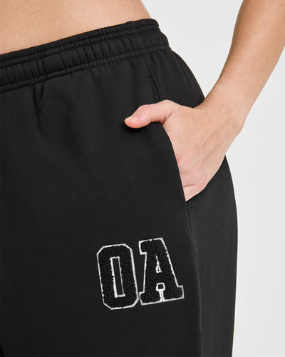 Foundations Oversized Oner 25 Joggers | Black