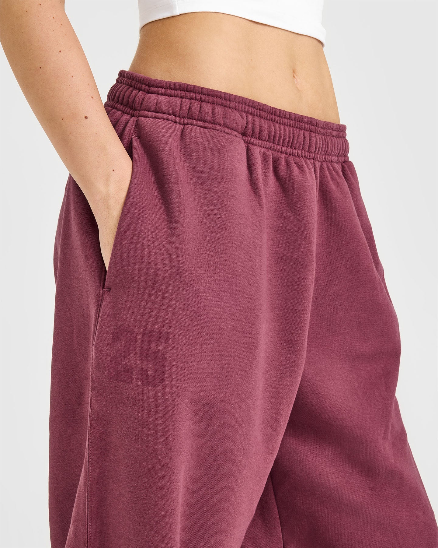Foundations Oversized Oner 25 Straight Leg Joggers | Burnt Maroon