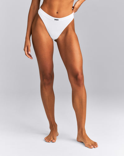 Seamless Thong | White