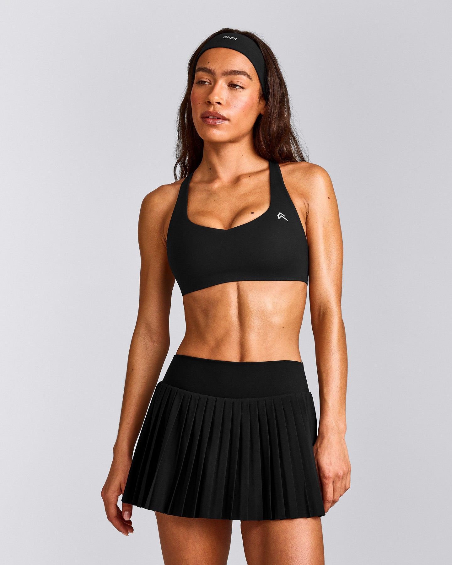 EasyLift™ Cross Back Sports Bra | Black