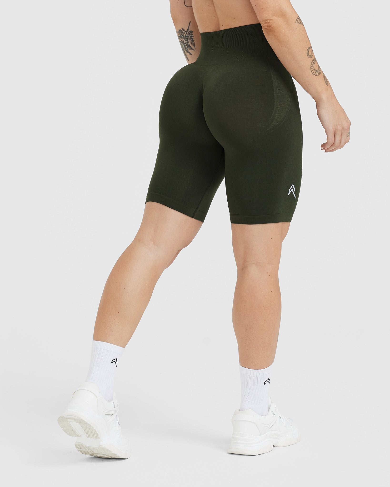 EffortlessLift™ Seamless Cycling Shorts with White Logo | Khaki