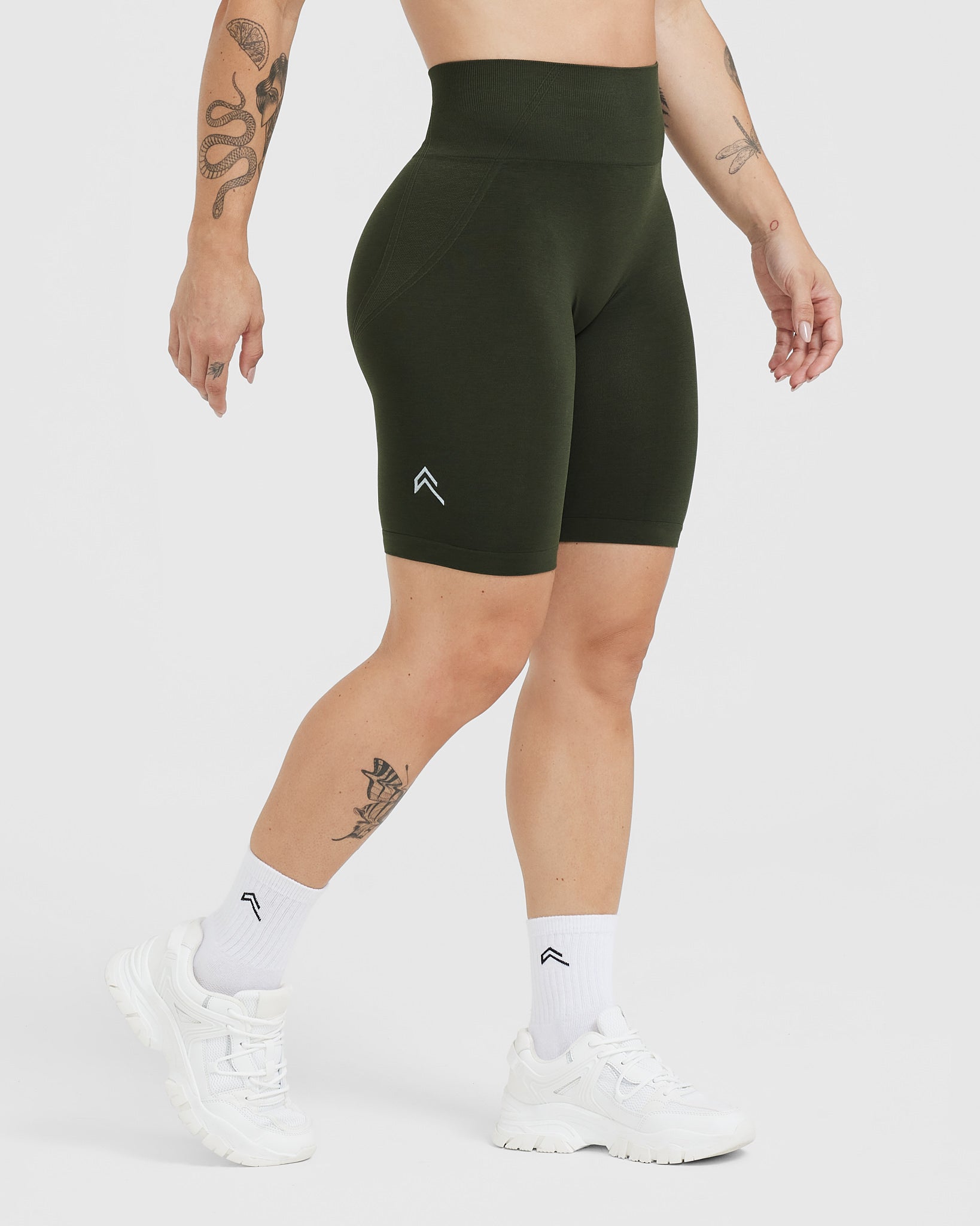 EffortlessLift™ Seamless Cycling Shorts with White Logo | Khaki