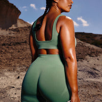 EffortlessLift™ Seamless Mid Rise Shorts | Frosted Emerald
