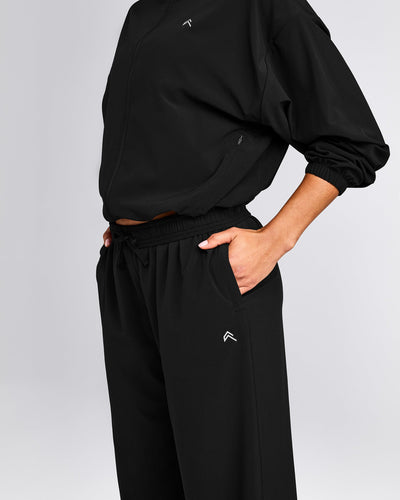 AirMove™ Straight Leg Pants | Black