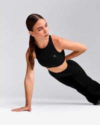 EasyLift™ High Neck Sports Bra | Black