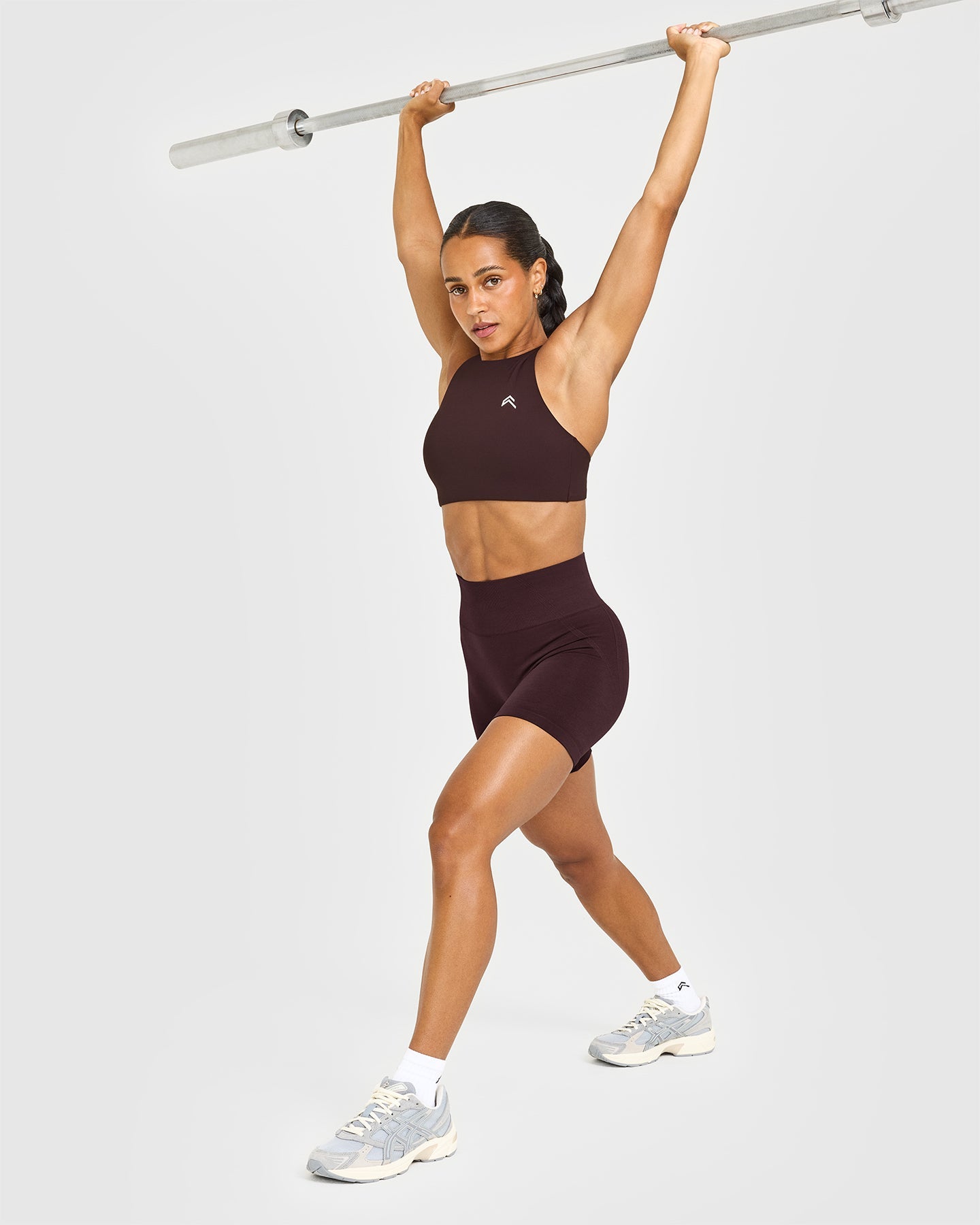 EasyLift™ High Neck Sports Bra with White Logo | Plum Brown