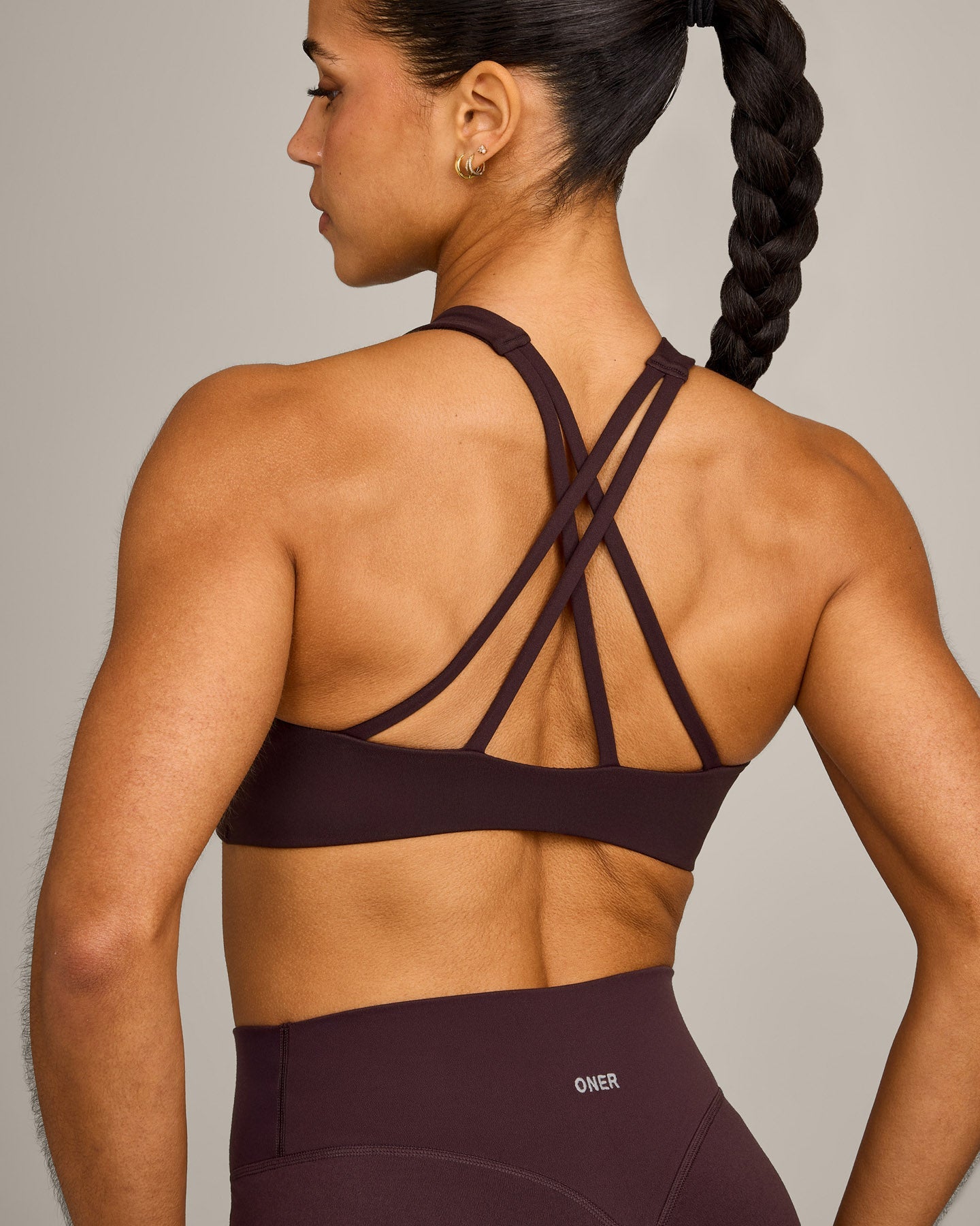 EasyLift™ High Neck Sports Bra with Grey Logo | Plum Brown