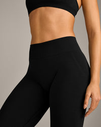 EffortlessLift™ Seamless Mid Rise Leggings with Grey Logo | Black