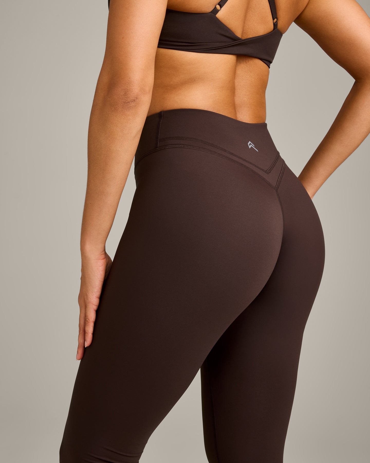 UnifiedMove Wrap Leggings with Reflective Logo | 70% Cocoa