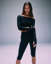 SoftMotion™ High Waisted Capri Leggings | Black