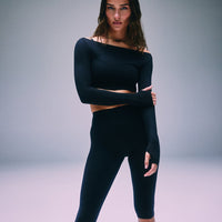 SoftMotion™ High Waisted Capri Leggings | Black
