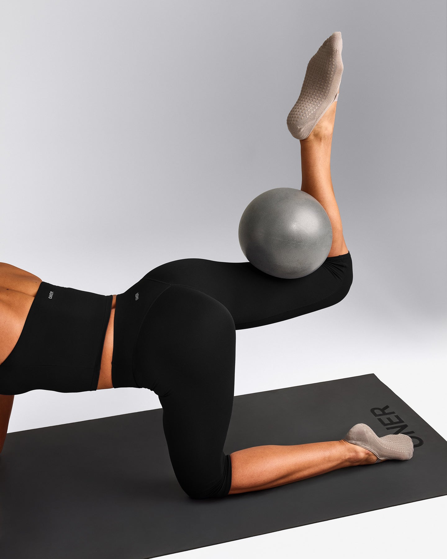 SoftMotion™ High Waisted Capri Leggings | Black
