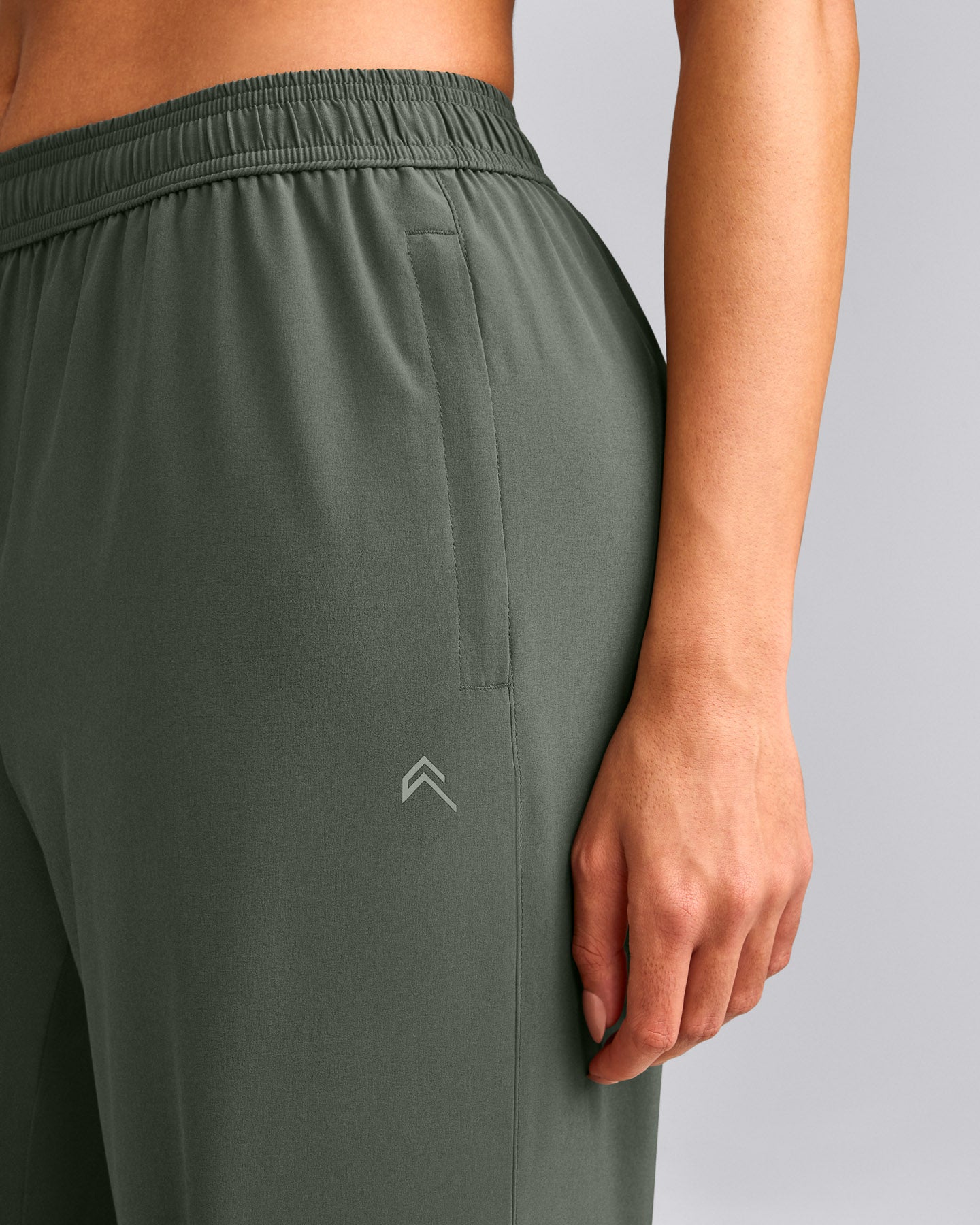 AirMove™ Straight Leg Trousers with Reflective Logo | Dark Khaki
