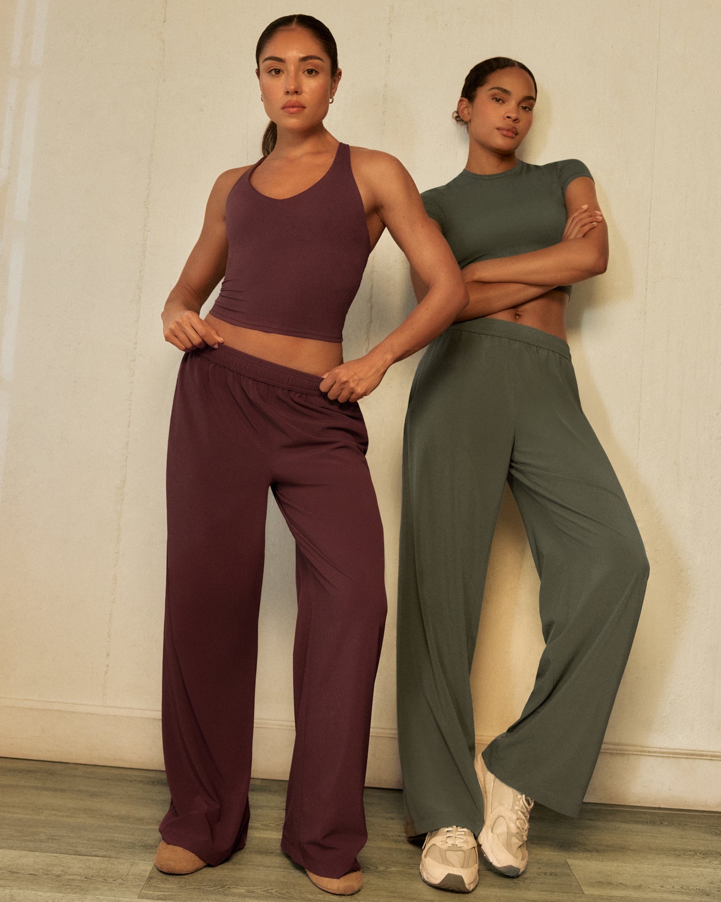 AirMove™ Straight Leg Trousers with Reflective Logo | Velvet Mocha