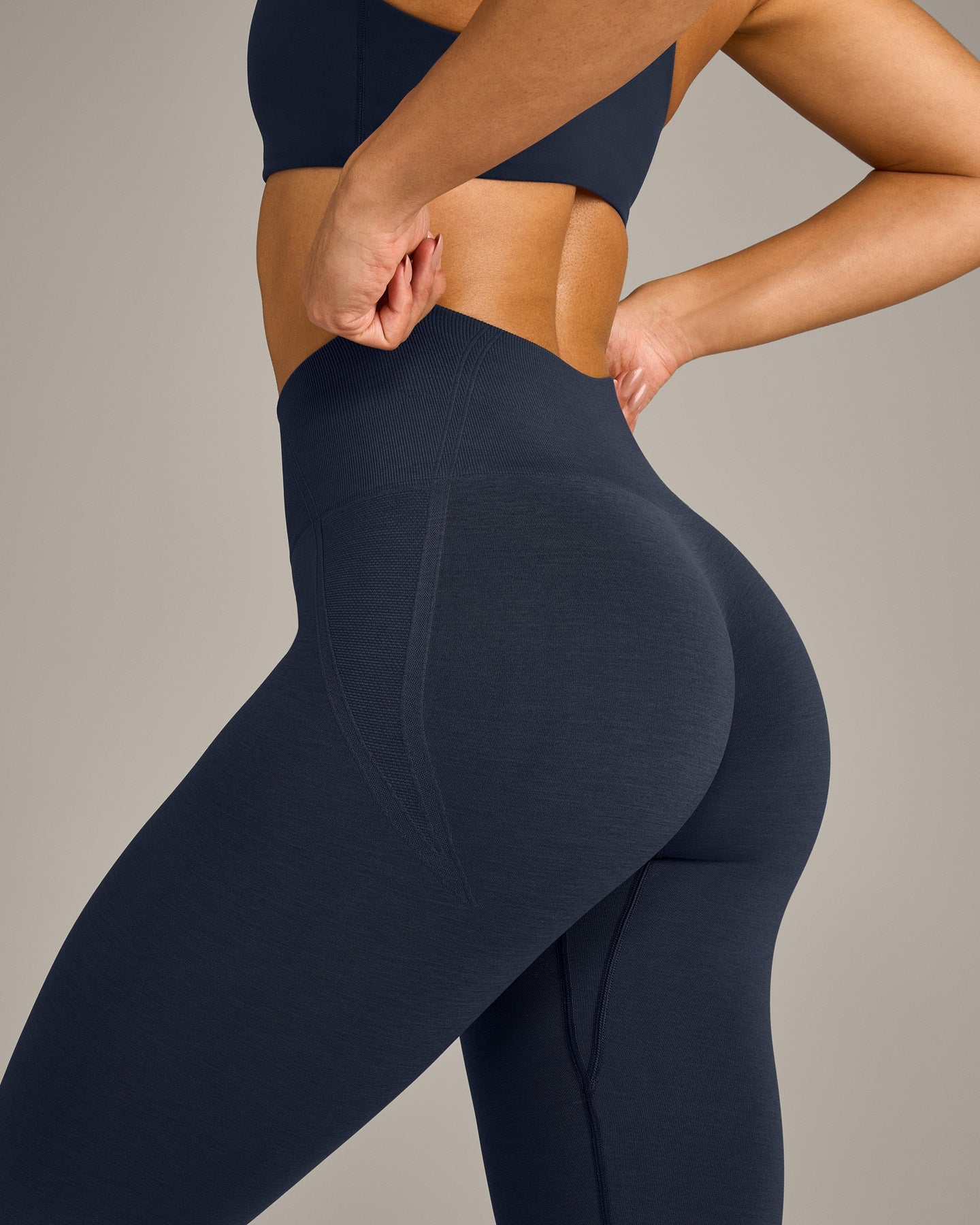 EffortlessLift™ Seamless Leggings with Grey Logo | True Blue