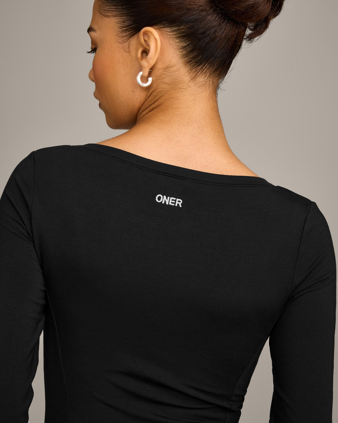 Mellow™ Motion Wide V-Neck 3/4 Length Sleeve Mid Top | Black