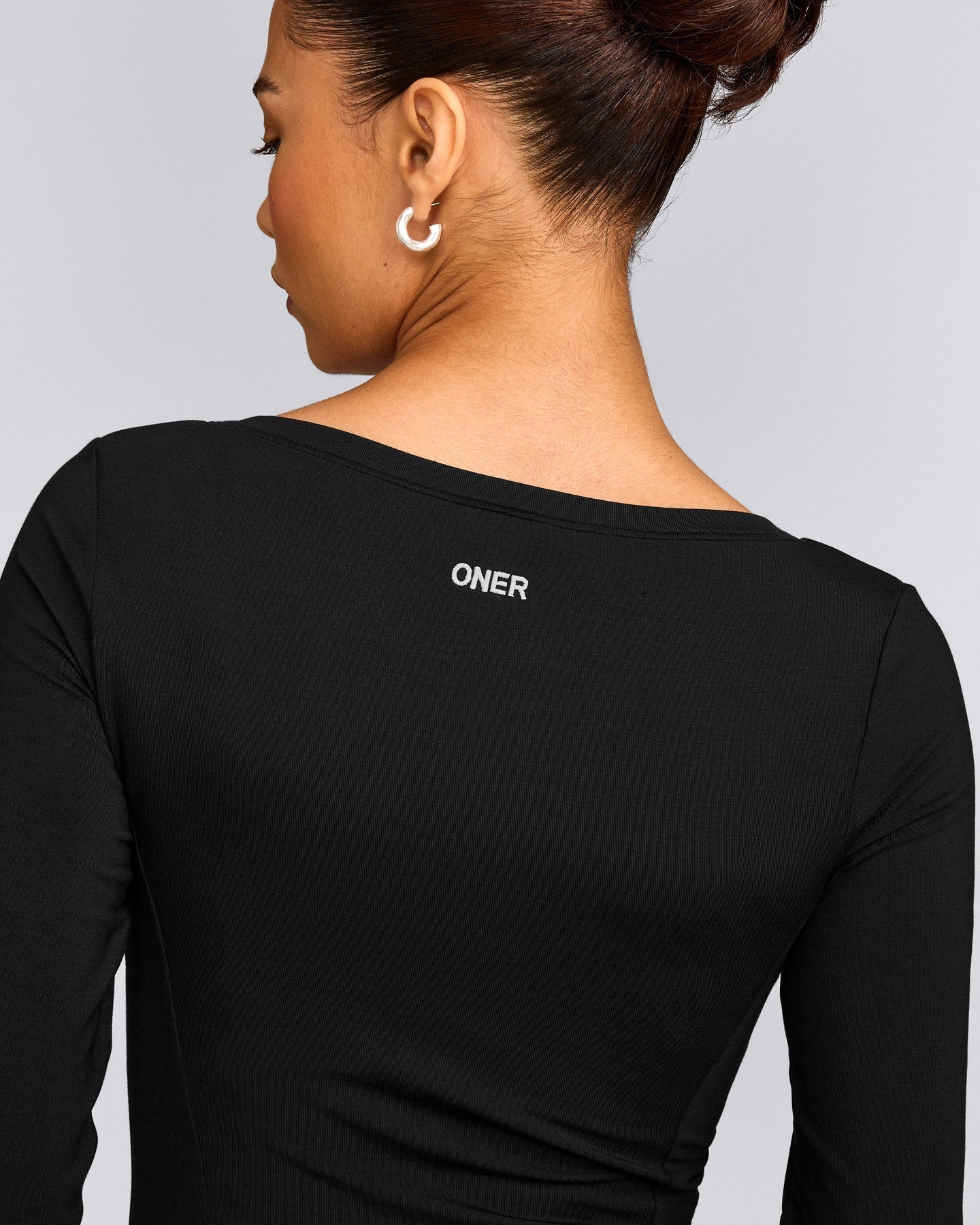 Mellow™ Motion Wide V Neck 3/4 Length Sleeve Mid Top | Black