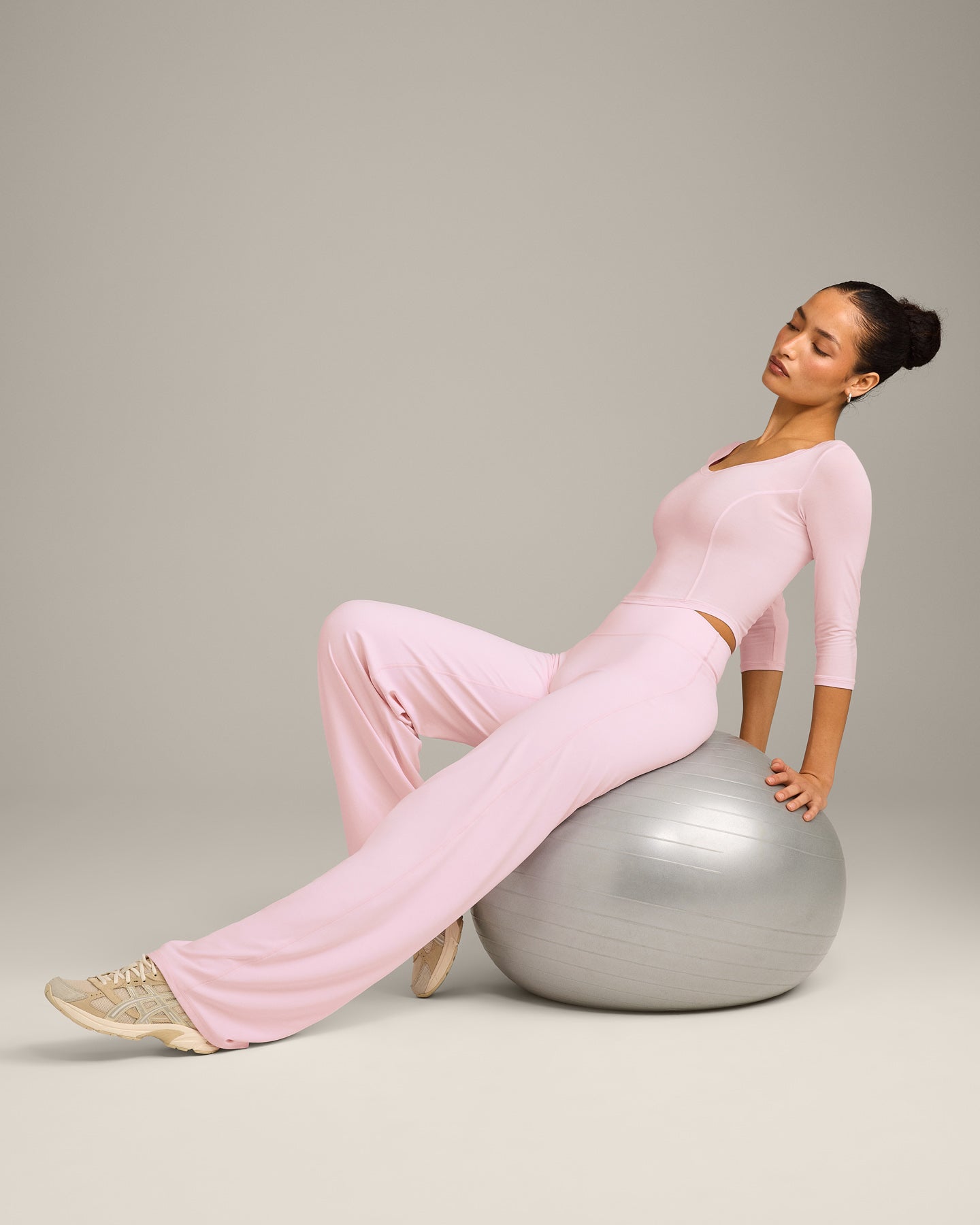 Mellow™ Motion Wide V-Neck 3/4 Length Sleeve Mid Top | Soft Girl Pink