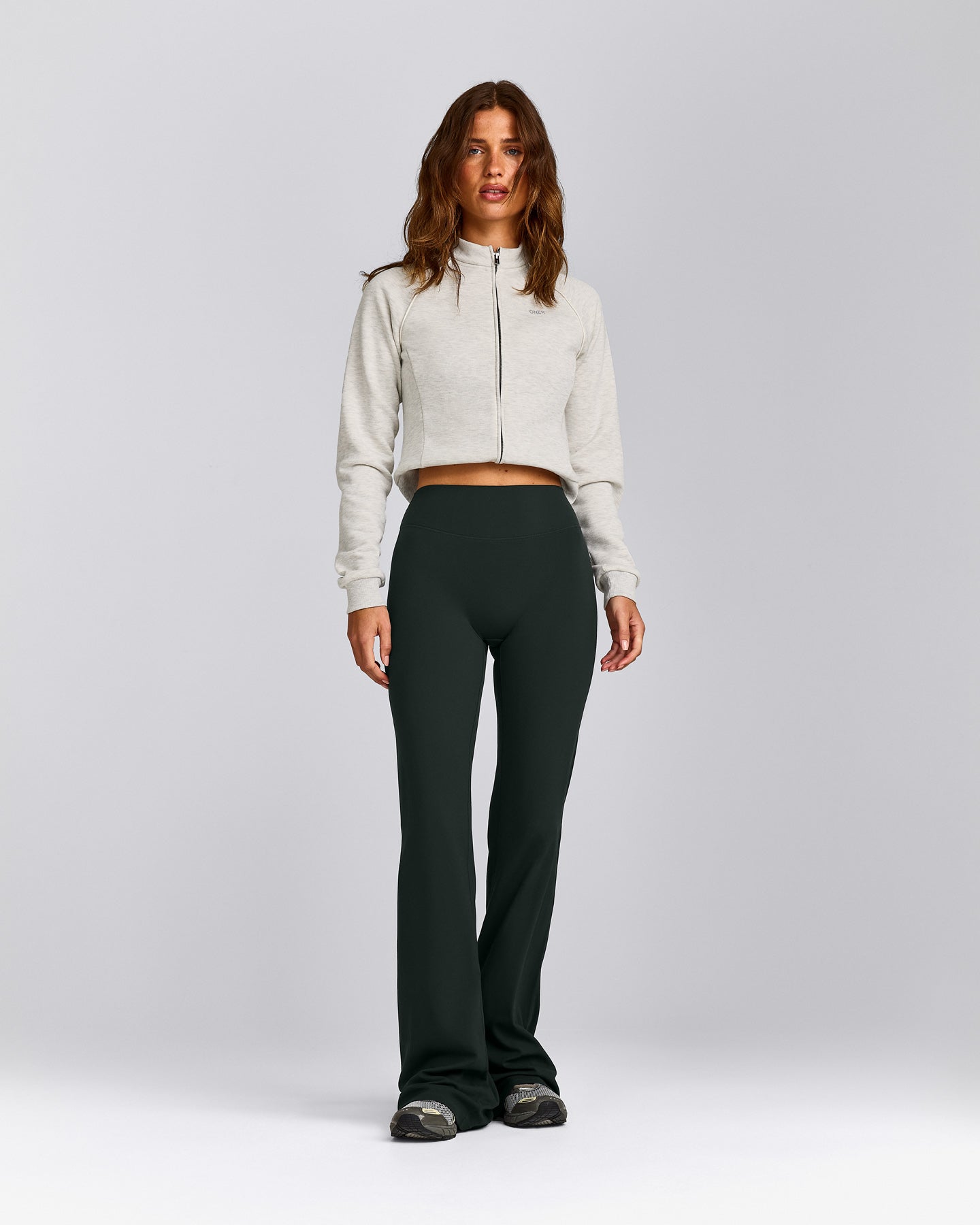 SoftMotion™ Flared Pants with Grey Logo | Emerald Noir