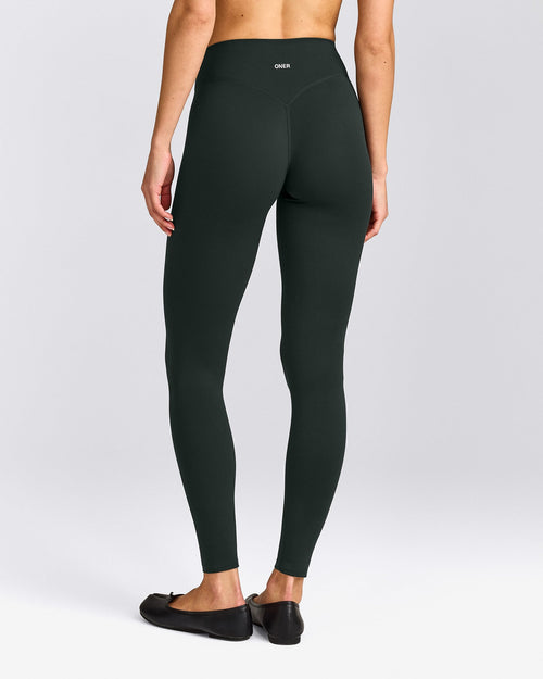 SoftMotion™ High Waisted Leggings | Emerald Noir