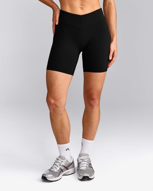 UnifiedMove™ V Front Mid Rise Shorts 6" | Black