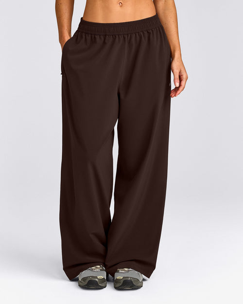 AirMove™ Straight Leg Pants | 70% Cocoa