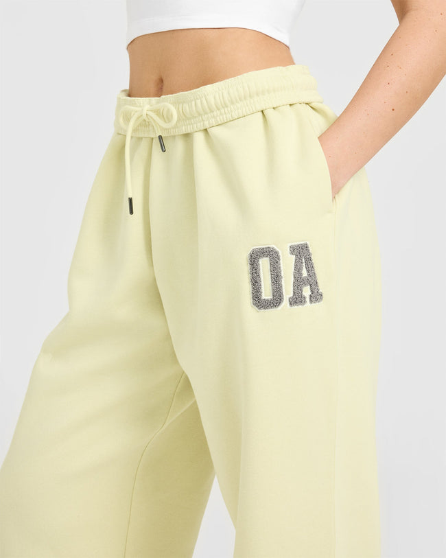 Foundations Oversized Oner 25 Joggers | Pastel Yellow